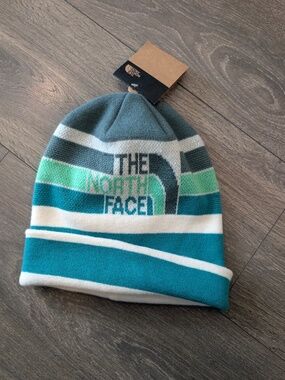 North Face Retro logo beanie